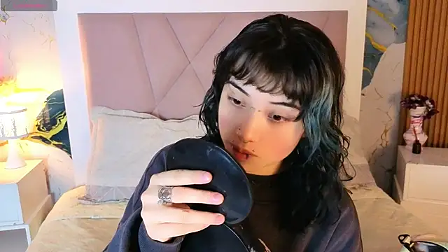 Snapshot of Sienna_Desiree chatting on July 20, 2026, 12:18 pm Sienna Desiree online show from July 20, 2026, 12:18 pm