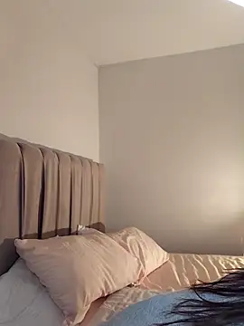 DAMMLEYLA online show from February 22, 2026, 8:35 am