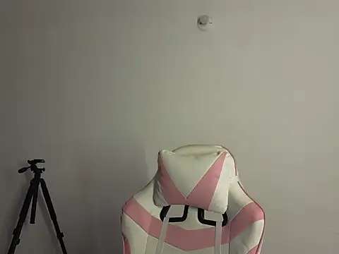 Snapshot of Daphne_Grayy chatting on March 23, 2026, 12:09 pm Daphne Grayy online show from March 23, 2026, 12:09 pm