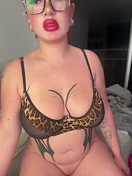 Snapshot of Talia_Foxx chatting on June 14, 2026, 2:24 am Talia Foxx online show from June 14, 2026, 2:24 am