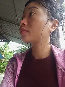 Snapshot of Hiniyk2 chatting on June 20, 2026, 1:41 am Hiniyk2 online show from June 20, 2026, 1:41 am