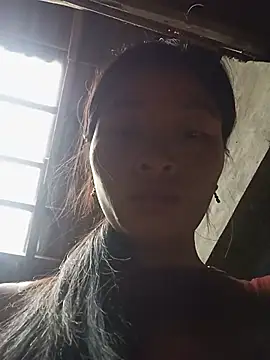 Snapshot of Hiniyk2 chatting on July 7, 2026, 11:53 pm Hiniyk2 online show from July 7, 2026, 11:53 pm