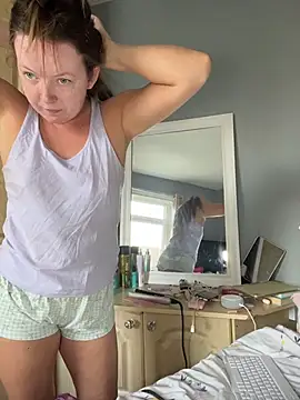 Nova-Vixen online show from July 17, 2026, 4:23 pm
