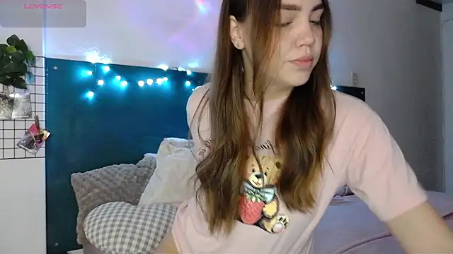 NebulaHavenn online show from March 11, 2026, 6:47 pm