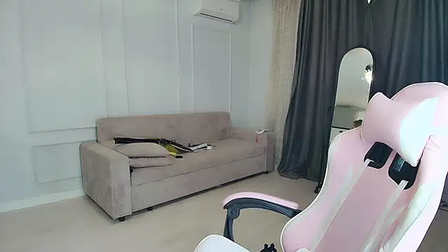 jasmilee online show from July 4, 2026, 12:22 pm
