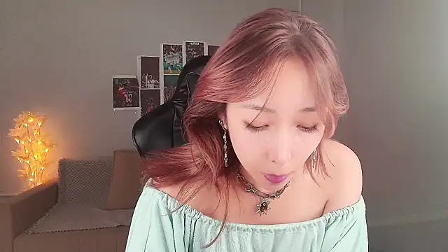 jasmilee online show from July 13, 2026, 2:03 am