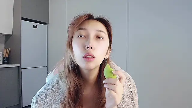 jasmilee online show from July 15, 2026, 2:22 pm