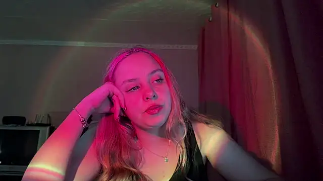 Snapshot of ZoraDearmon chatting on January 12, 2026, 9:31 pm ZoraDearmon online show from January 12, 2026, 9:31 pm