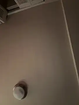 Snapshot of KittyCreamKisses chatting on February 4, 2026, 12:27 am KittyCreamKisses online show from February 4, 2026, 12:27 am