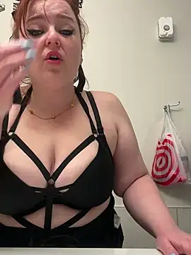 Snapshot of KittyCreamKisses chatting on February 13, 2026, 5:36 am KittyCreamKisses online show from February 13, 2026, 5:36 am