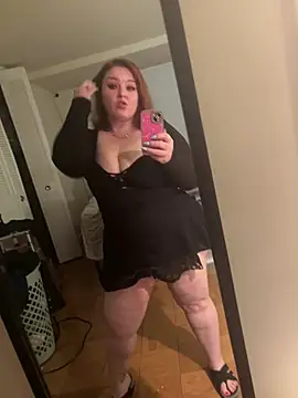 Snapshot of KittyCreamKisses chatting on February 14, 2026, 11:56 pm KittyCreamKisses online show from February 14, 2026, 11:56 pm