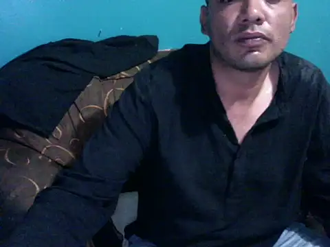 Snapshot of latinomoreno95 chatting on May 16, 2026, 12:29 am latinomoreno95 online show from May 16, 2026, 12:29 am