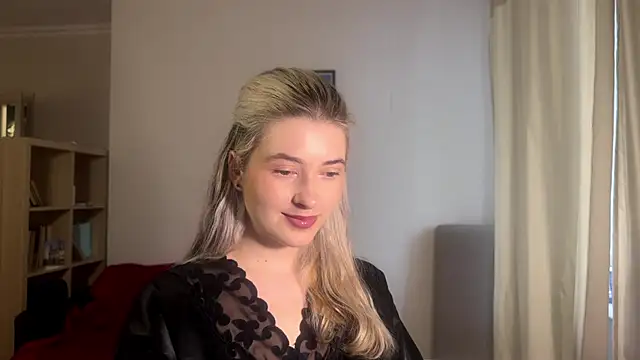 Dia DeAmas online show from June 13, 2026, 1:42 pm