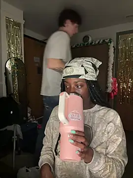 Snapshot of CookiesNcreaming chatting on March 7, 2026, 3:36 am CookiesNcreaming online show from March 7, 2026, 3:36 am