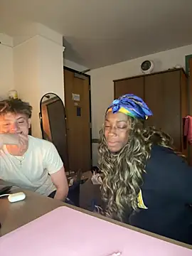 Snapshot of CookiesNcreaming chatting on March 23, 2026, 10:58 pm CookiesNcreaming online show from March 23, 2026, 10:58 pm