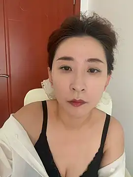 Snapshot of Jingjingxiang-520 chatting on July 12, 2026, 1:40 am Jingjingxiang-520 online show from July 12, 2026, 1:40 am