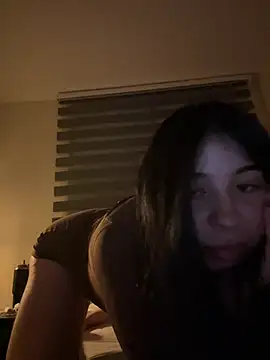 evelynrosess1 online show from April 29, 2026, 3:43 am
