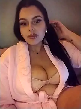 laillaluxe online show from March 14, 2026, 9:09 pm