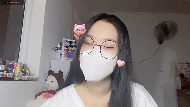 Tieu-May online show from May 1, 2026, 9:47 am