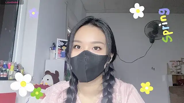 Snapshot of Tieu-May chatting on May 5, 2026, 7:05 am Tieu-May online show from May 5, 2026, 7:05 am