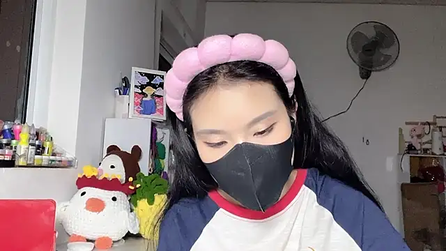 Snapshot of Tieu-May chatting on May 6, 2026, 8:58 pm Tieu-May online show from May 6, 2026, 8:58 pm