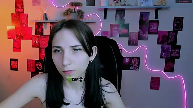 Snapshot of sweetie_chloe_ chatting on April 22, 2026, 8:50 am sweetie chloe online show from April 22, 2026, 8:50 am