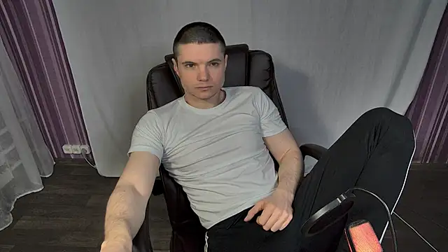 LoveMike1 online show from April 14, 2026, 4:57 pm