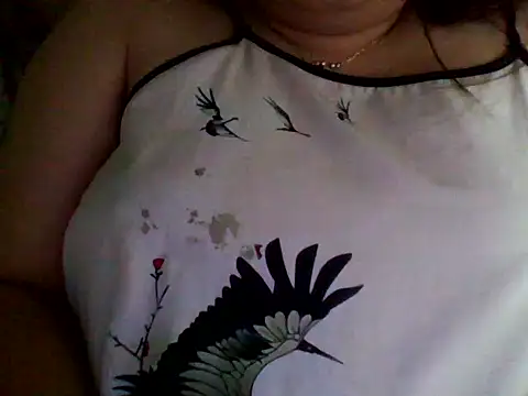 Snapshot of Sarah_no_land chatting on June 2, 2026, 7:10 am Sarah no land online show from June 2, 2026, 7:10 am
