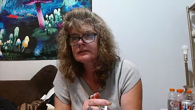 ladylavende3 online show from October 5, 2025, 7:17 am