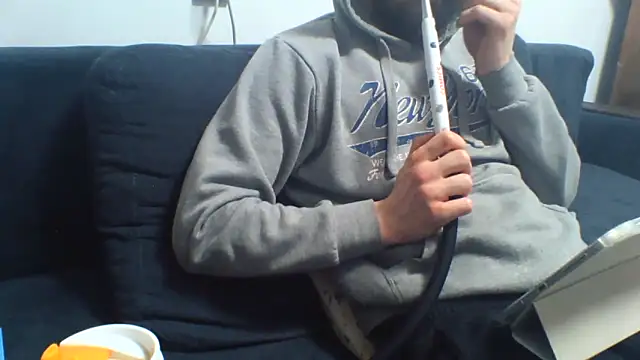 KaelNox online show from May 4, 2026, 8:38 pm