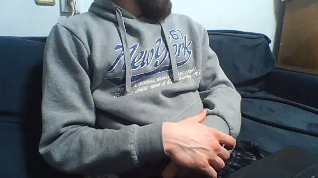 KaelNox online show from May 9, 2026, 7:52 pm