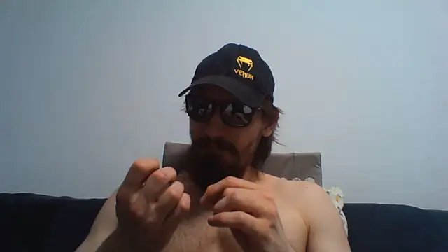 KaelNox online show from June 19, 2026, 8:23 pm