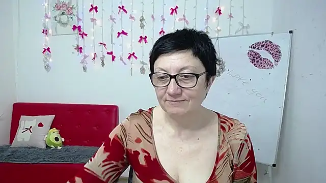 EmilyL0ve online show from April 15, 2026, 7:58 pm