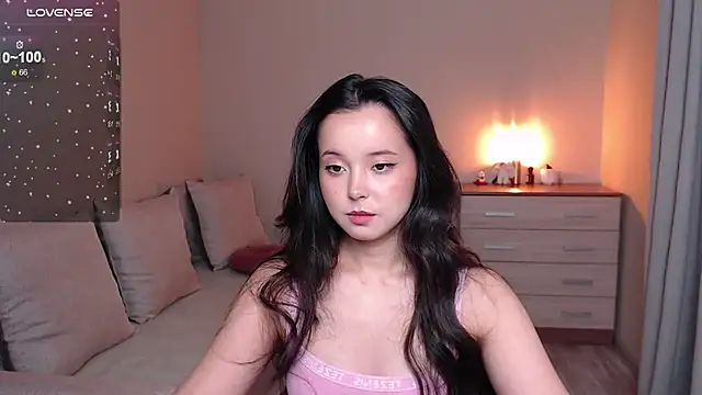 lia hetty online show from October 30, 2025, 2:18 pm