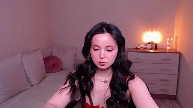 lia hetty online show from April 28, 2026, 2:00 pm