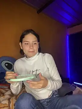 Snapshot of Lariquita chatting on February 17, 2026, 11:22 pm Lariquita online show from February 17, 2026, 11:22 pm