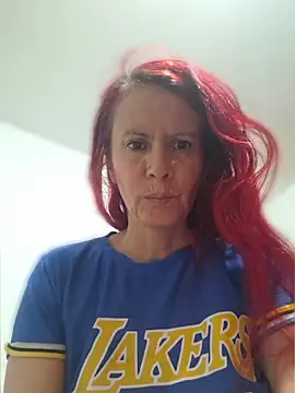 Snapshot of cintia_love chatting on June 10, 2026, 8:19 pm cintia love online show from June 10, 2026, 8:19 pm