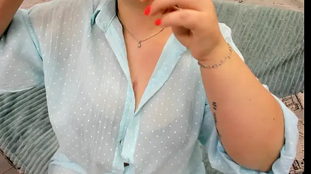 Sweetie Rozzy online show from June 7, 2026, 1:21 am