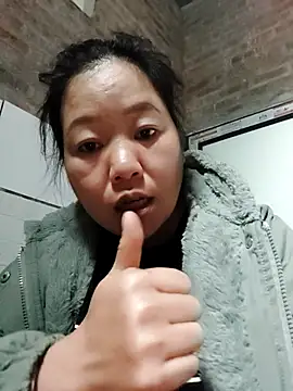 donaaa2 online show from February 13, 2026, 1:12 am