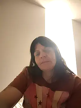 Snapshot of Petitegreeneyez69 chatting on February 13, 2026, 10:33 am Petitegreeneyez69 online show from February 13, 2026, 10:33 am