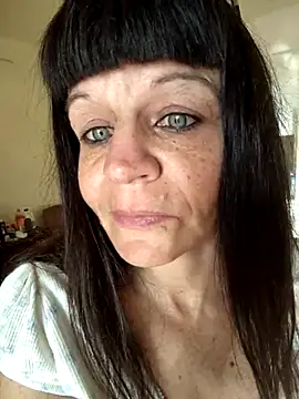 Snapshot of Petitegreeneyez69 chatting on March 16, 2026, 12:27 am Petitegreeneyez69 online show from March 16, 2026, 12:27 am