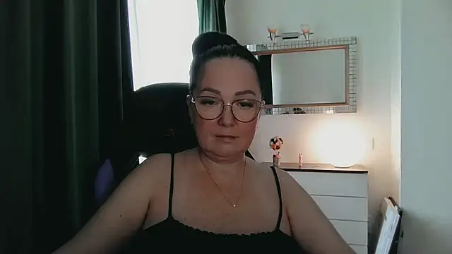 Snapshot of infinity_loveliness chatting on July 20, 2026, 8:17 am infinity loveliness online show from July 20, 2026, 8:17 am