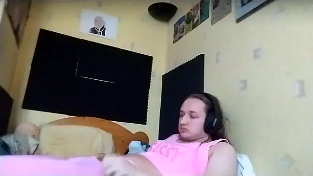 julialafemboy59 online show from February 5, 2026, 2:43 pm