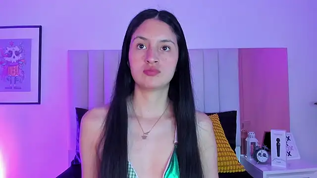 Snapshot of soffy_hilltom chatting on May 9, 2026, 11:37 am soffy hilltom online show from May 9, 2026, 11:37 am