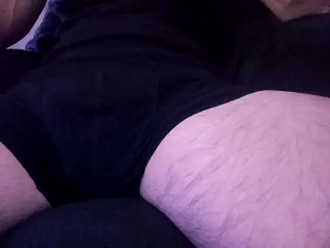 Snapshot of 1984hamilton69 chatting on March 12, 2026, 3:40 pm 1984hamilton69 online show from March 12, 2026, 3:40 pm