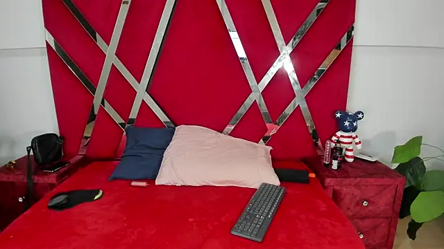 aishaxht online show from March 15, 2026, 9:43 pm