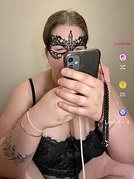 cherrylust12 online show from April 27, 2026, 10:19 pm