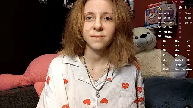 Snapshot of TiaraHenegan chatting on February 3, 2026, 7:24 am TiaraHenegan online show from February 3, 2026, 7:24 am