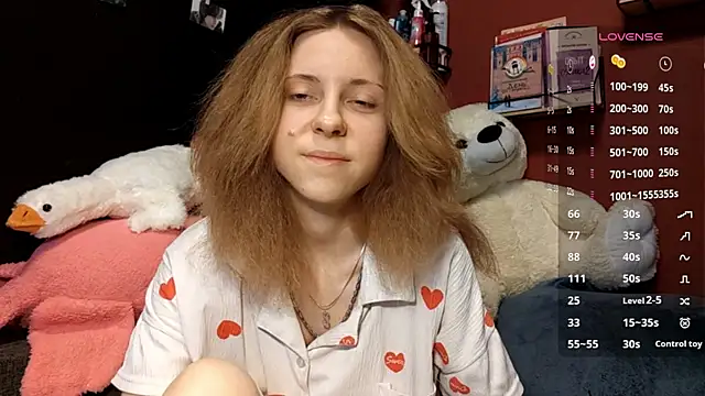 Snapshot of TiaraHenegan chatting on February 5, 2026, 7:13 am TiaraHenegan online show from February 5, 2026, 7:13 am