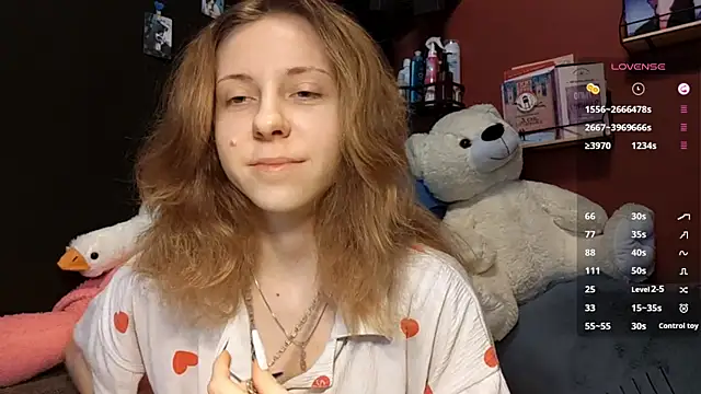 Snapshot of TiaraHenegan chatting on February 11, 2026, 7:13 am TiaraHenegan online show from February 11, 2026, 7:13 am